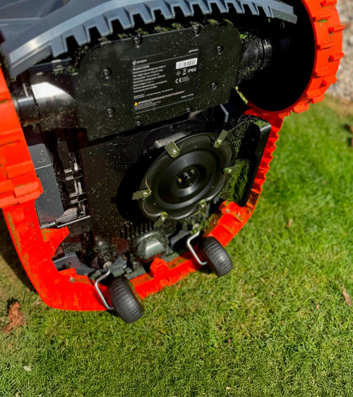 Robot cortacésped Segway Navimow X330E 3000 m²