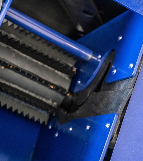 Biotrituradora gasolina hidráulica 15cv 120mm con cuchillas y martillos Goodyear GY 150HWS