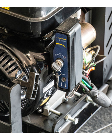 Biotrituradora gasolina hidráulica 15cv 120mm con cuchillas y martillos Goodyear GY 150HWS