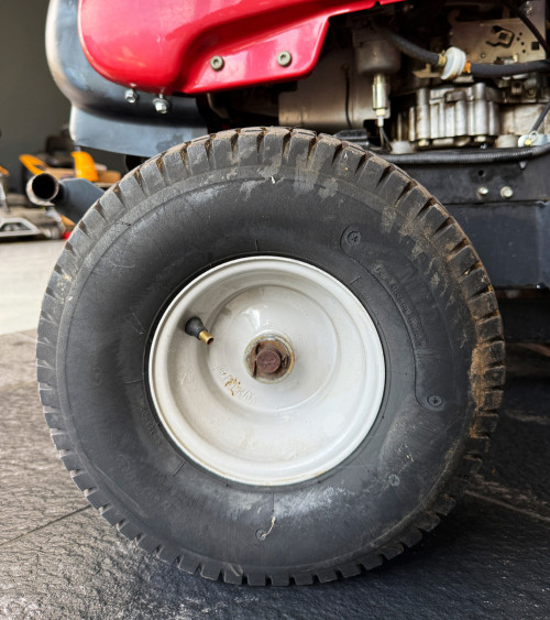 Tractor cortacésped segunda mano MTD LE 155 H 92cm 500cc