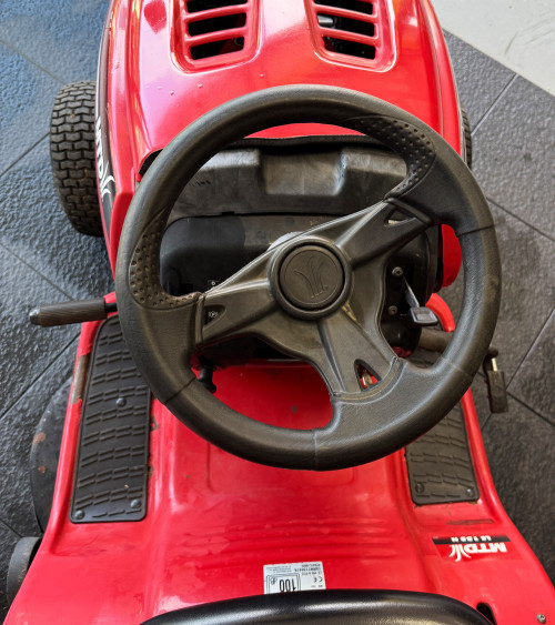 Tractor cortacésped segunda mano MTD LE 155 H 92cm 500cc