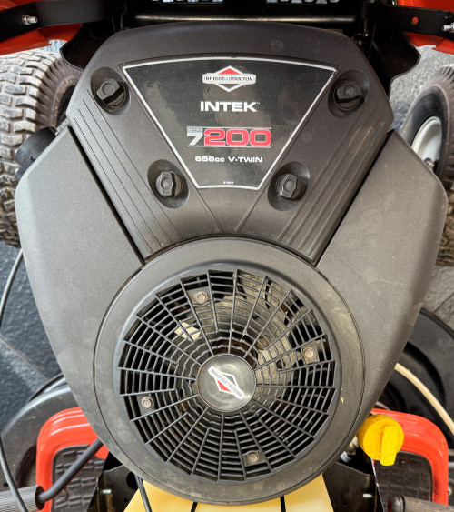 Tractor cortacésped segunda mano MTD LN 200 H 105cm 656cc