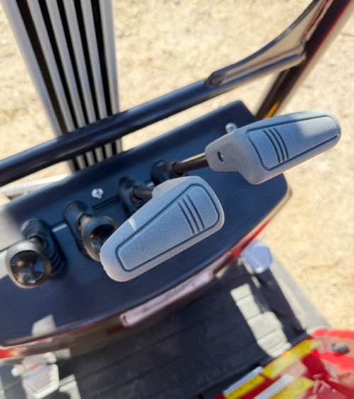 Mini Excavadora Kubota Hauser XR12-9 23HP Diesel Orugas retráctiles Mandos pilotados Giro lateral