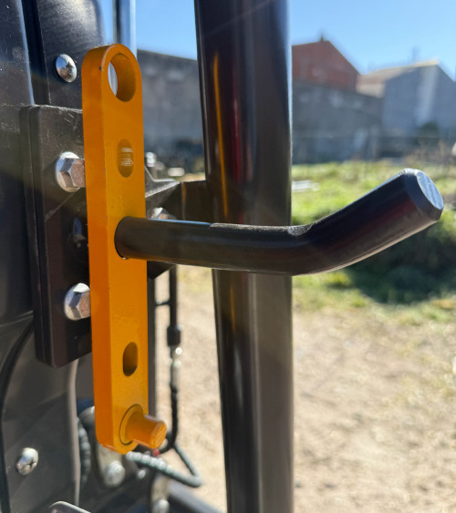 Mini Excavadora Kubota Hauser XR12-9 23HP Diesel Orugas retráctiles Mandos pilotados Giro lateral