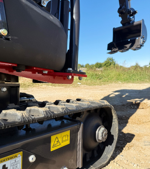 Mini Excavadora Kubota Hauser XR12-9 23HP Diesel Orugas retráctiles Mandos pilotados Giro lateral