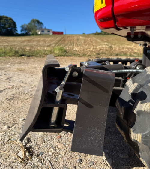 Mini Excavadora Kubota Hauser XR12-9 23HP Diesel Orugas retráctiles Mandos pilotados Giro lateral