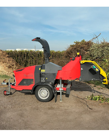 Biotrituradora profesional remolcable Caravaggi CP-210 Gasolina 38HP 210MM