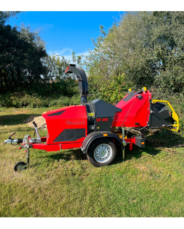 Biotrituradora profesional remolcable Caravaggi CP-210 Gasolina 38HP 210MM