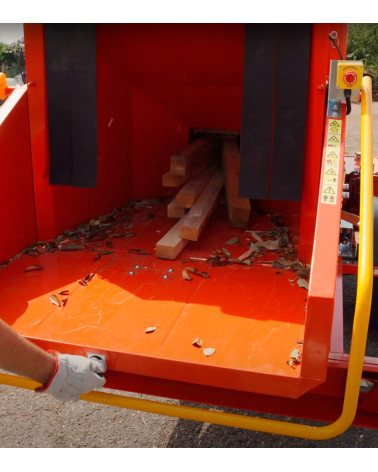 Biotrituradora profesional Diésel Caravaggi CIPPO 25T — 75HP Ø250 mm