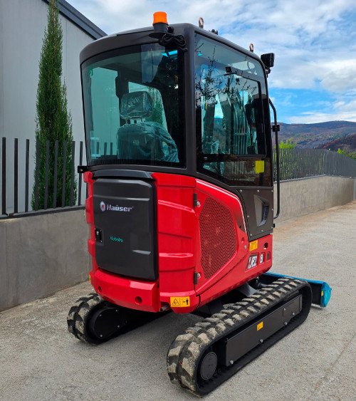 Excavadora Kubota Hauser XR28 19 CV Diesel Mandos pilotados Cabina completa Giro lateral