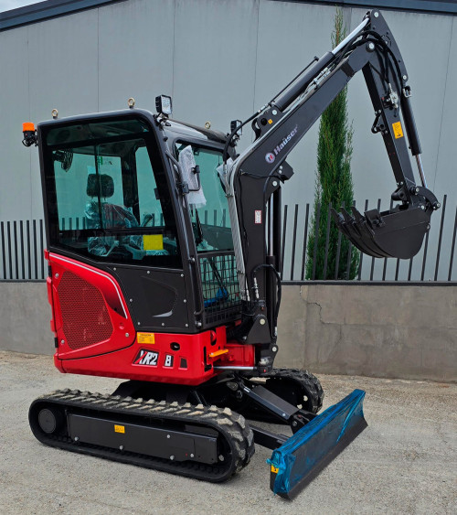 Excavadora Kubota Hauser XR28 19 CV Diesel Mandos pilotados Cabina completa Giro lateral