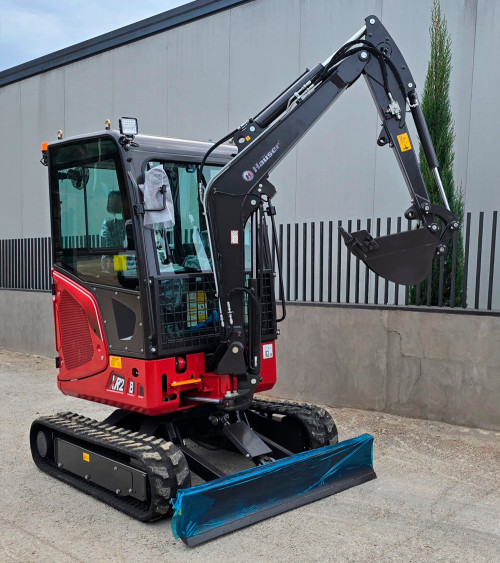 Excavadora Kubota Hauser XR28 19 CV Diesel Mandos pilotados Cabina completa Giro lateral