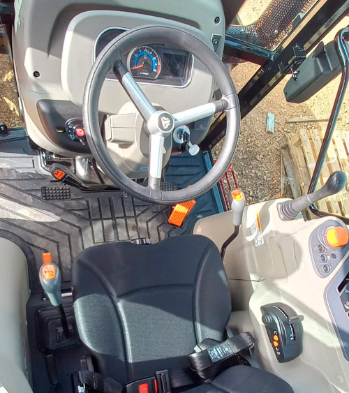 Tractor agrícola 4×4 TYM T78 — 75,3 HP con transmisión inversor sincronizado