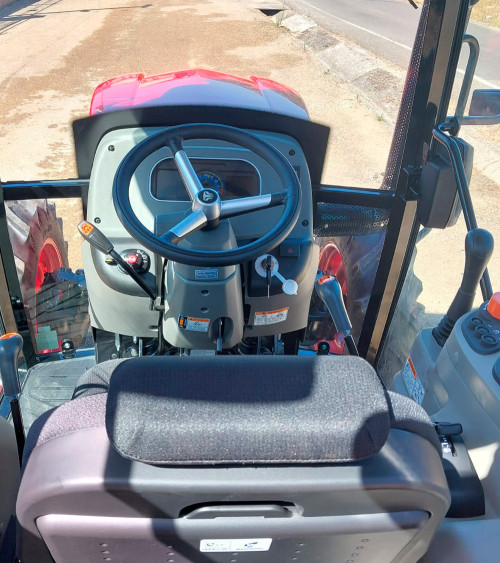 Tractor agrícola 4×4 TYM T78 — 75,3 HP con transmisión inversor sincronizado