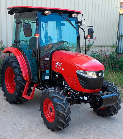 Tractor pequeño TYM 6225C — 58HP Giro 52º