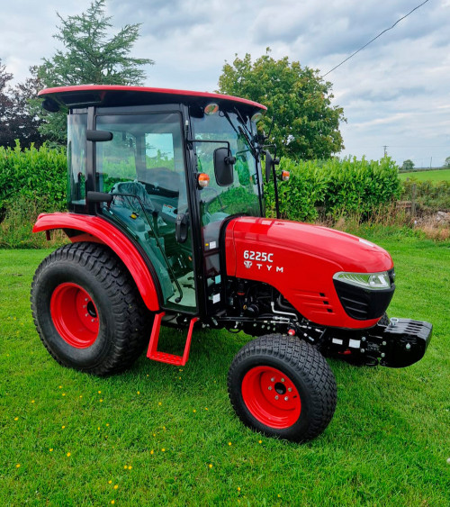 Tractor pequeño TYM 6225C — 58HP Giro 52º