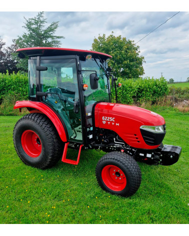 Tractor pequeño TYM 6225C — 58HP Giro 52º