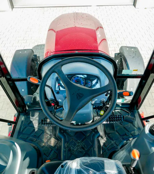 Tractor pequeño TYM 6225C — 58HP Giro 52º