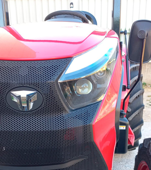 Tractor pequeño TYM F25R — 25HP Giro 52º