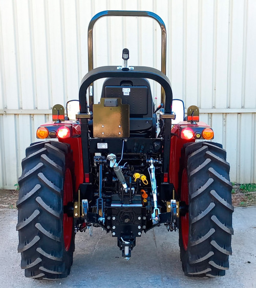 Tractor pequeño TYM F50R — 50HP Giro 52º