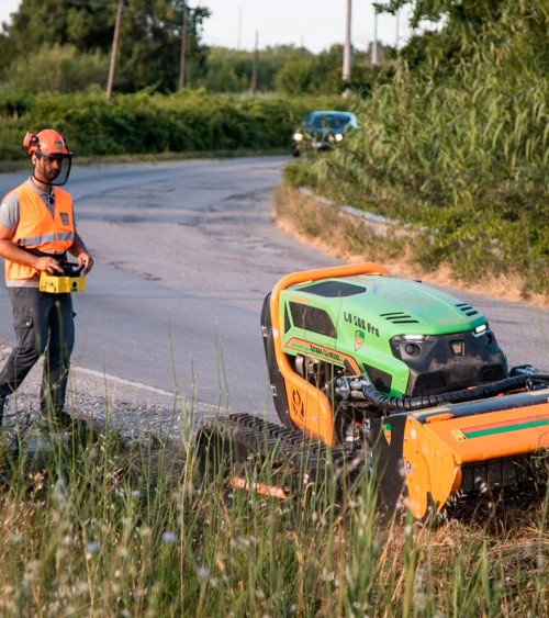 Robot desbrozadora Green Climber LV 500 PRO de MDB (estándar sin accesorios)