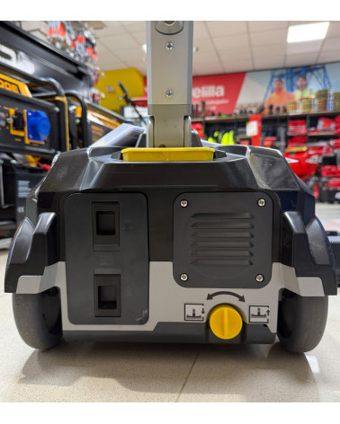 Fregadora aspiradora KARCHER BD 30/4 C Bp Pack Li de segunda mano