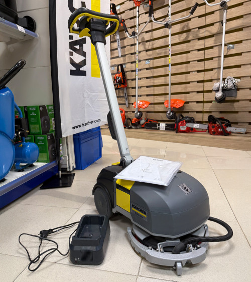 Fregadora aspiradora KARCHER BD 30/4 C Bp Pack Li de segunda mano