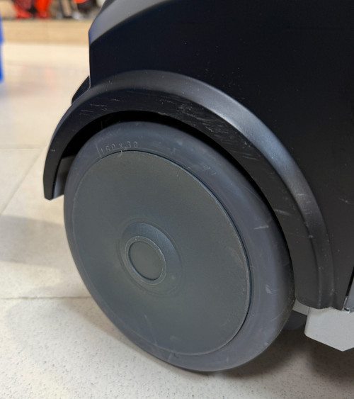 Fregadora aspiradora KARCHER BD 30/4 C Bp Pack Li de segunda mano