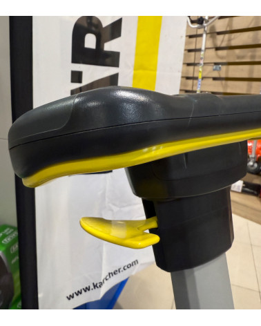 Fregadora aspiradora KARCHER BD 30/4 C Bp Pack Li de segunda mano