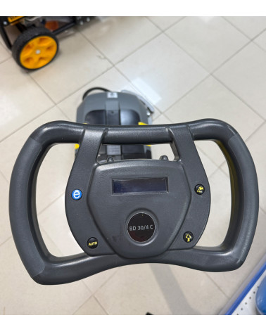 Fregadora aspiradora KARCHER BD 30/4 C Bp Pack Li de segunda mano