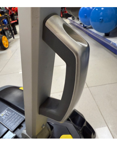 Fregadora aspiradora KARCHER BD 30/4 C Bp Pack Li de segunda mano