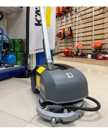 Fregadora aspiradora KARCHER BD 30/4 C Bp Pack Li de segunda mano