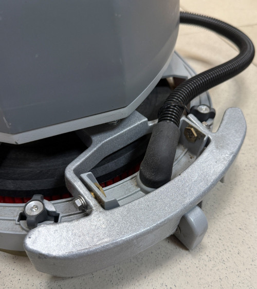 Fregadora aspiradora KARCHER BD 30/4 C Bp Pack Li de segunda mano