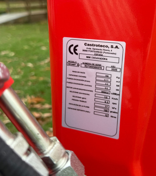 Mini excavadora 765kg gasolina Roteco Bigant 800