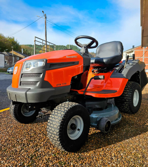 Tractor cortacésped Husqvarna CTH 174 97cm 608cc 18cv — Seminuevo