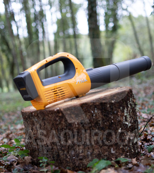 Soplador de hojas batería Stiga BL 100e Kit (batería 4.0 Ah + cargador)