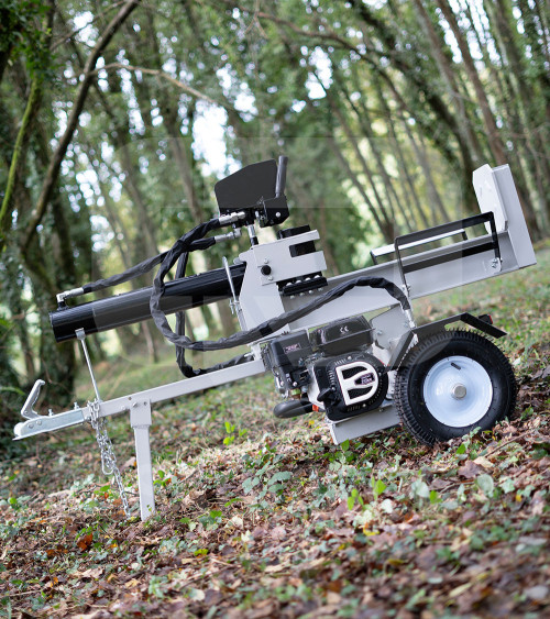 Astilladora de leña 22 toneladas gasolina 2 posiciones enganche remolque Monza