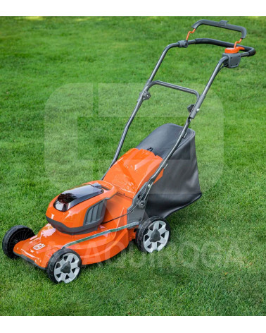 Cortacésped batería Husqvarna LC 137i (sin baterías ni cargador)