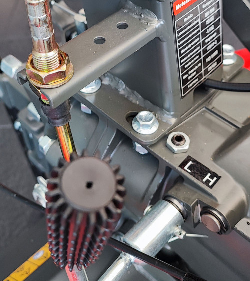 Motoazada gasolina Roteco Europa 1100 semi-profesional sin correas (con ruedas y arado)