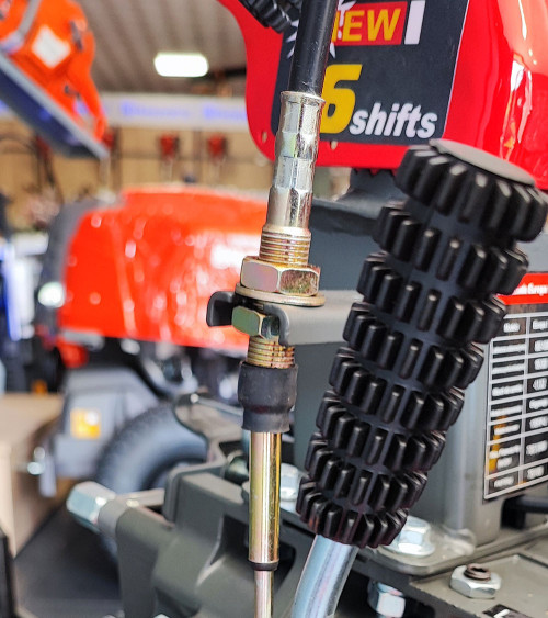 Motoazada gasolina Roteco Europa 1100 semi-profesional sin correas (con ruedas y arado)