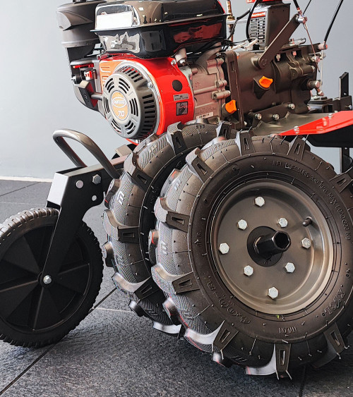 Motoazada gasolina Roteco Europa 1100 semi-profesional sin correas (con ruedas y arado)