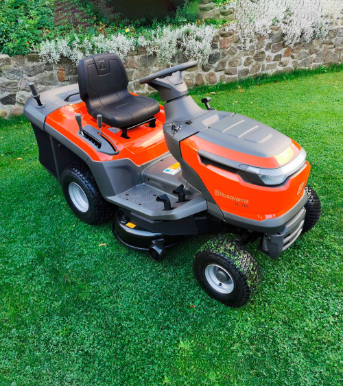 Tractor cortacésped Husqvarna TC 112 15HP 95cm