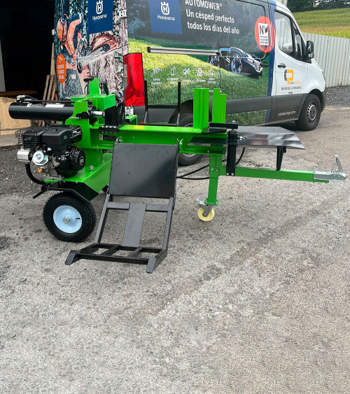 Astilladora gasolina 35 toneladas con elevador Fanton + enganche remolque 270cc