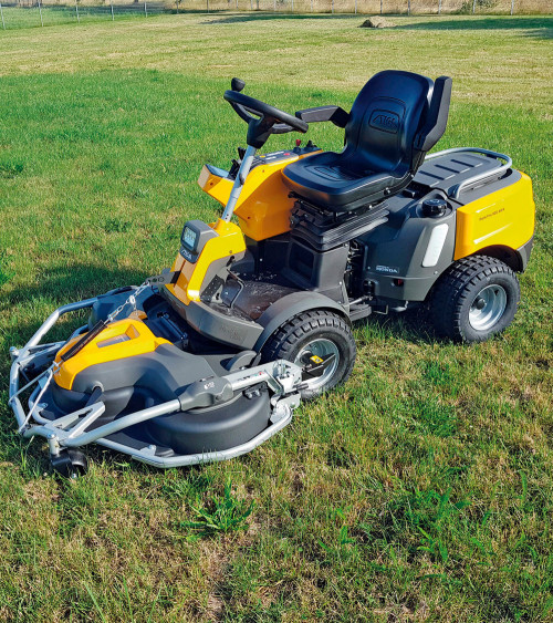 Rider Cortacésped de corte frontal 4x4 Stiga Park 900 AWX + Combi PRO 110 Q Plus 110cm 688cc 22HP Honda GXV 690