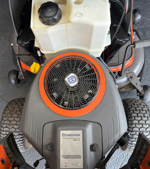 Tractor cortacésped segunda mano Husqvarna TC 142T 656cc 107 cm