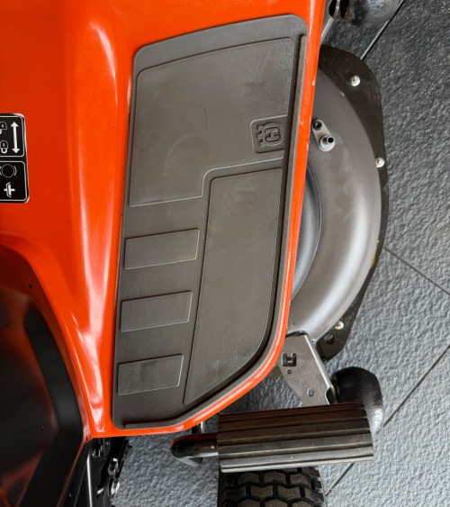 Tractor cortacésped segunda mano Husqvarna TC 142T 656cc 107 cm