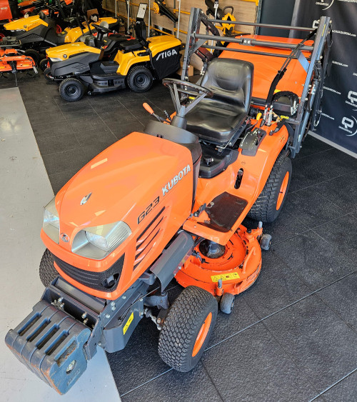 Tractor cortacésped segunda mano Kubota G23 II HD 122cm 898 cc
