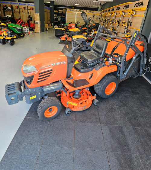 Tractor cortacésped segunda mano Kubota G23 II HD 122cm 898 cc