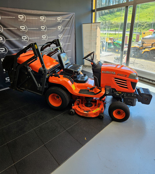 Tractor cortacésped segunda mano Kubota G23 II HD 122cm 898 cc