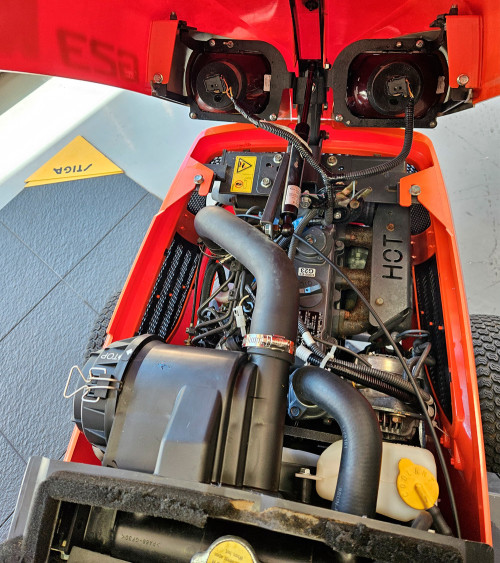 Tractor cortacésped segunda mano Kubota G23 II HD 122cm 898 cc